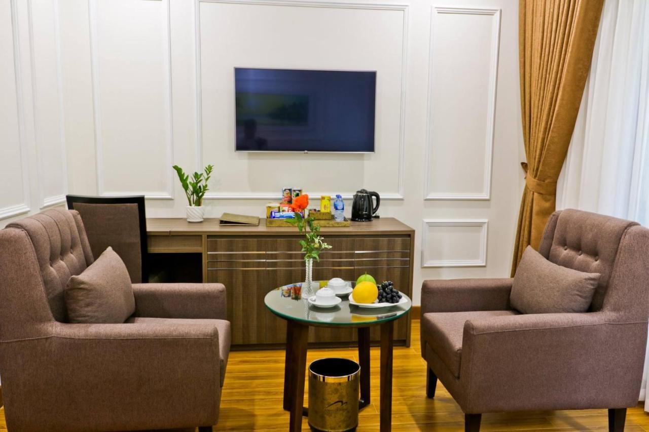 Dai Phat Hotel Hanoi Exterior photo