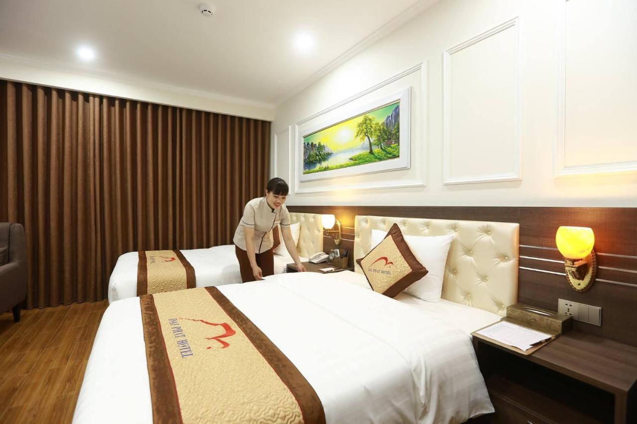 Dai Phat Hotel Hanoi Exterior photo