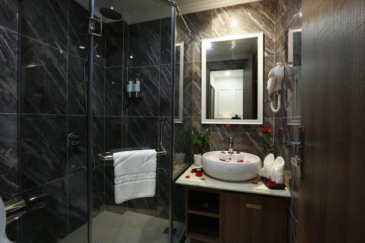 Dai Phat Hotel Hanoi Exterior photo